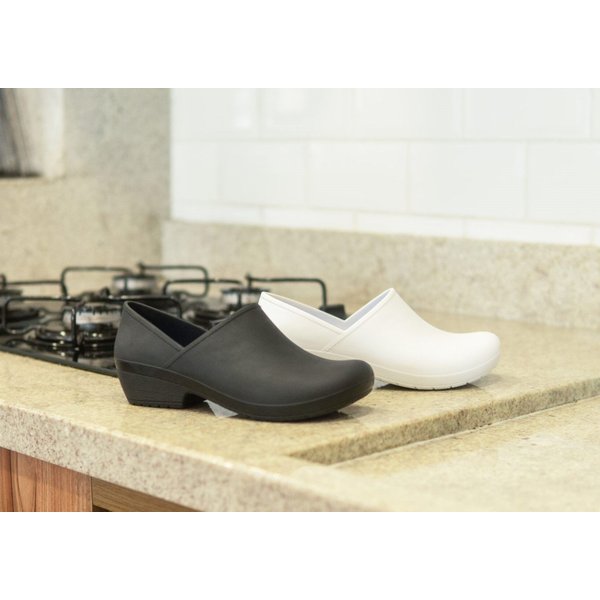 Sapato Susi fundo branco linha Works lateral cor Branco e Preto